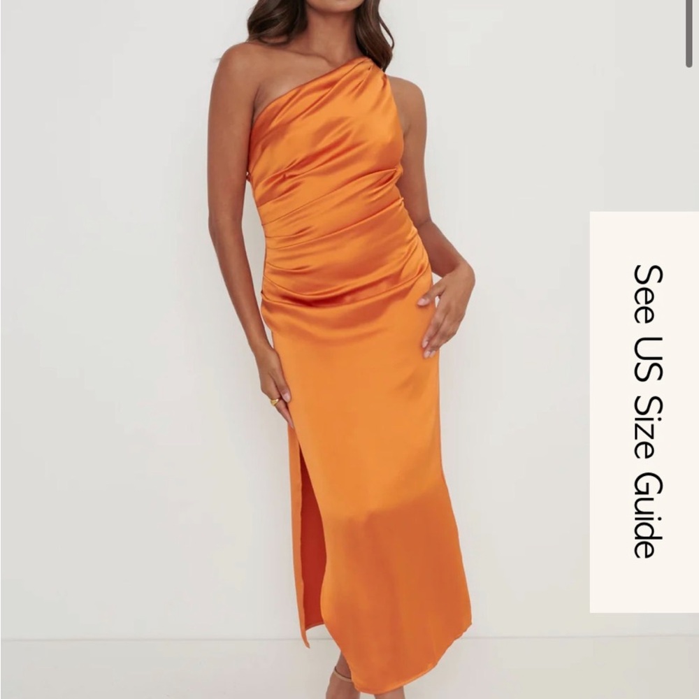 Elegant Orange One-Shoulder Dress